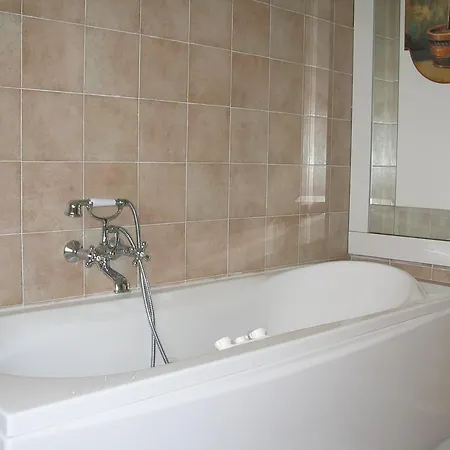 Spacious, Luxury In Castle Giuliopoli With Pool Holiday home Rosello